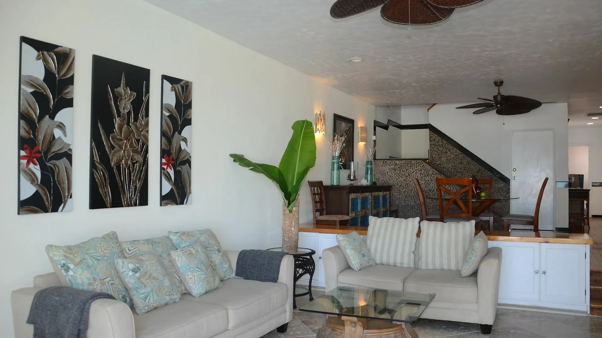 Caprice 14 Cable Beach Luxury Villa Nassau