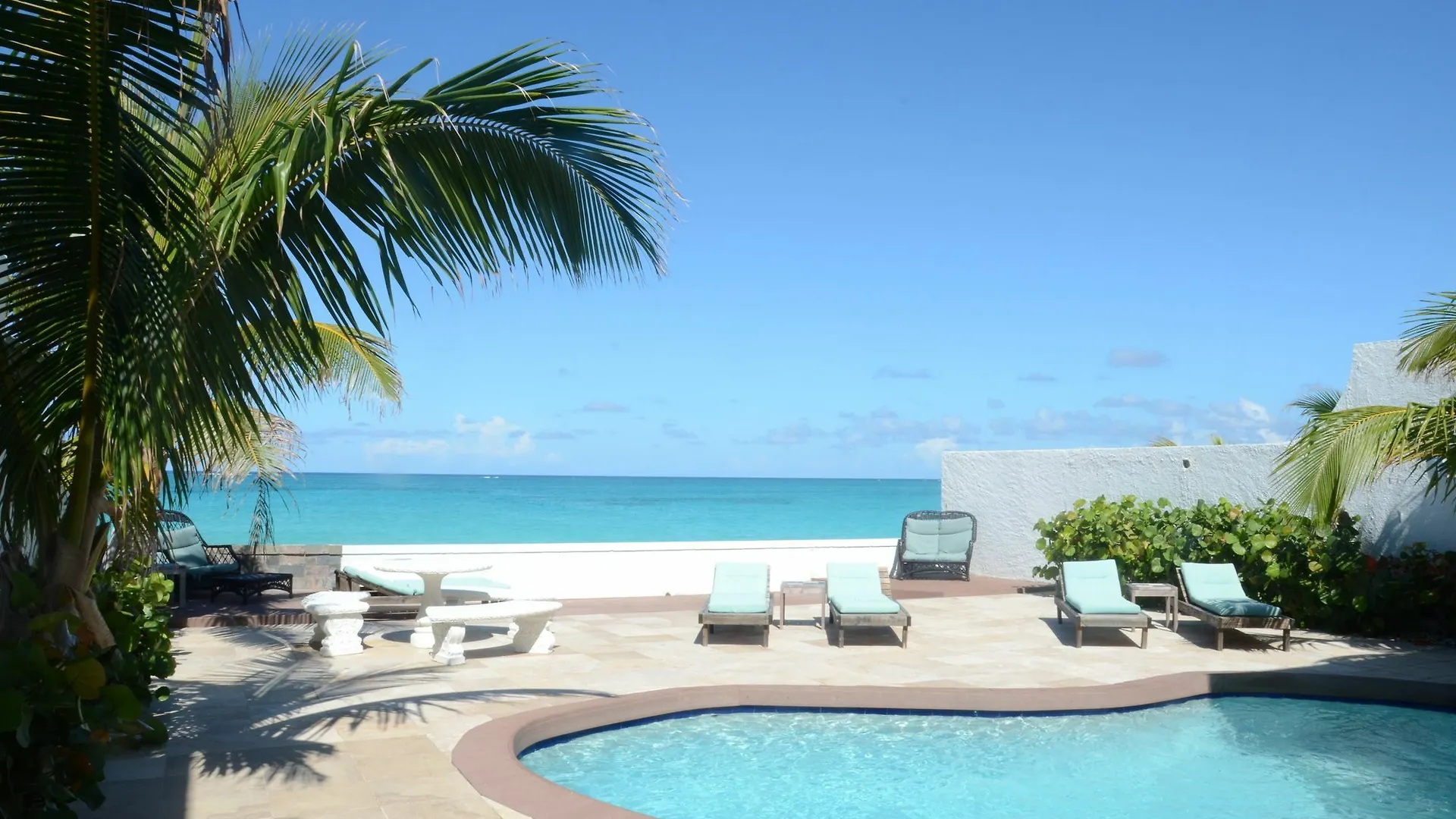 Caprice 14 Cable Beach Luxury Villa Nassau Bahamy